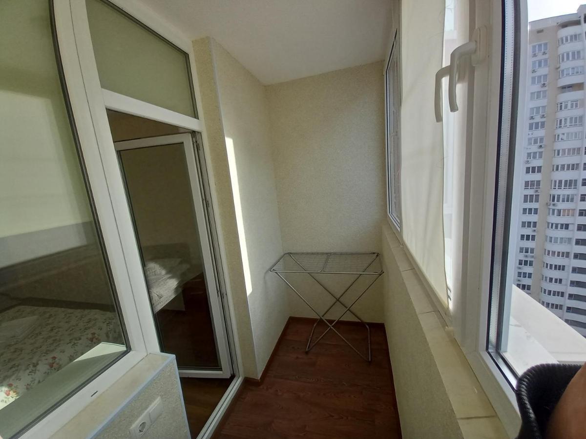 Smart Apartments Drahomanova 2А Kyiv Exterior foto